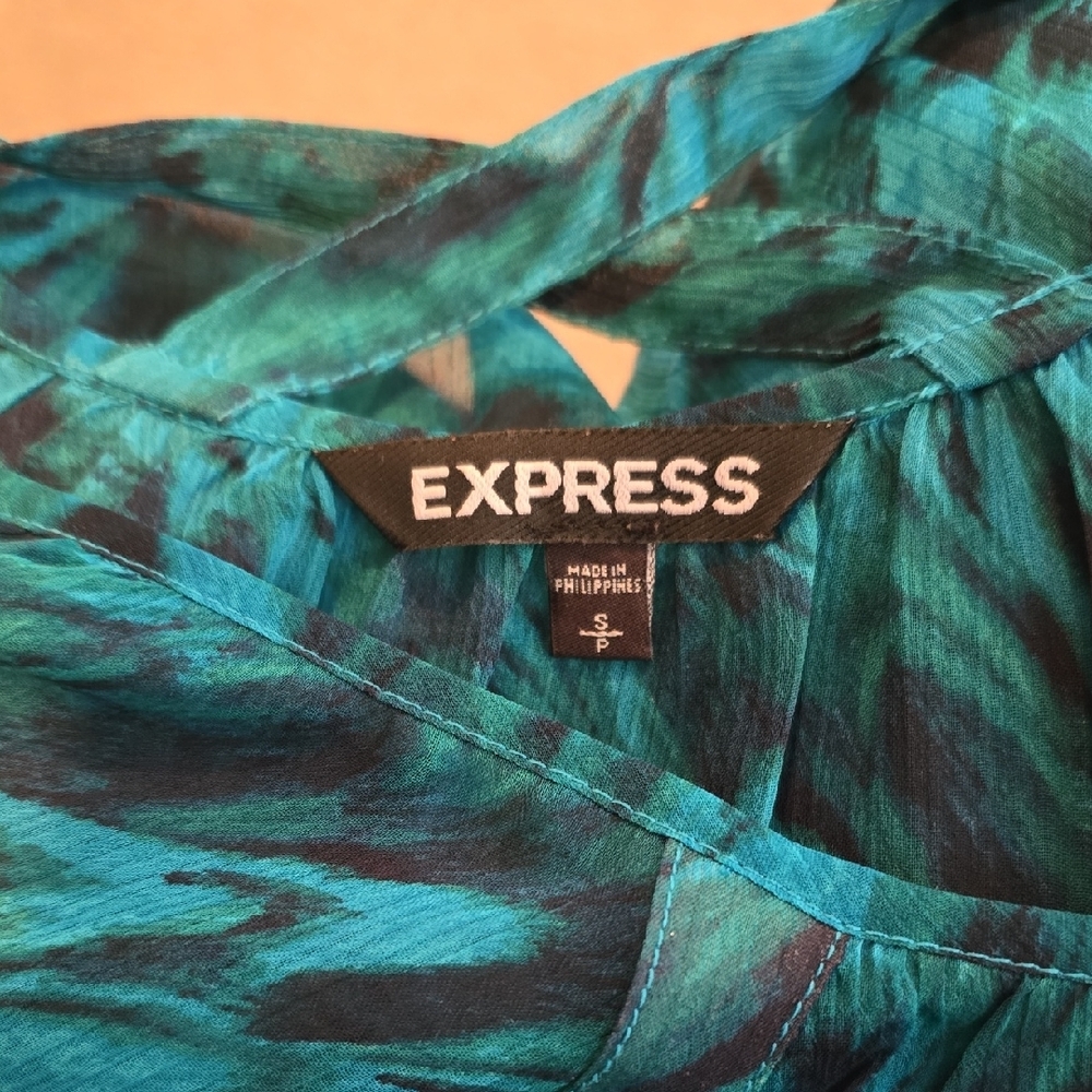 Blue Patterned Women's Top - Picture 7 of 7